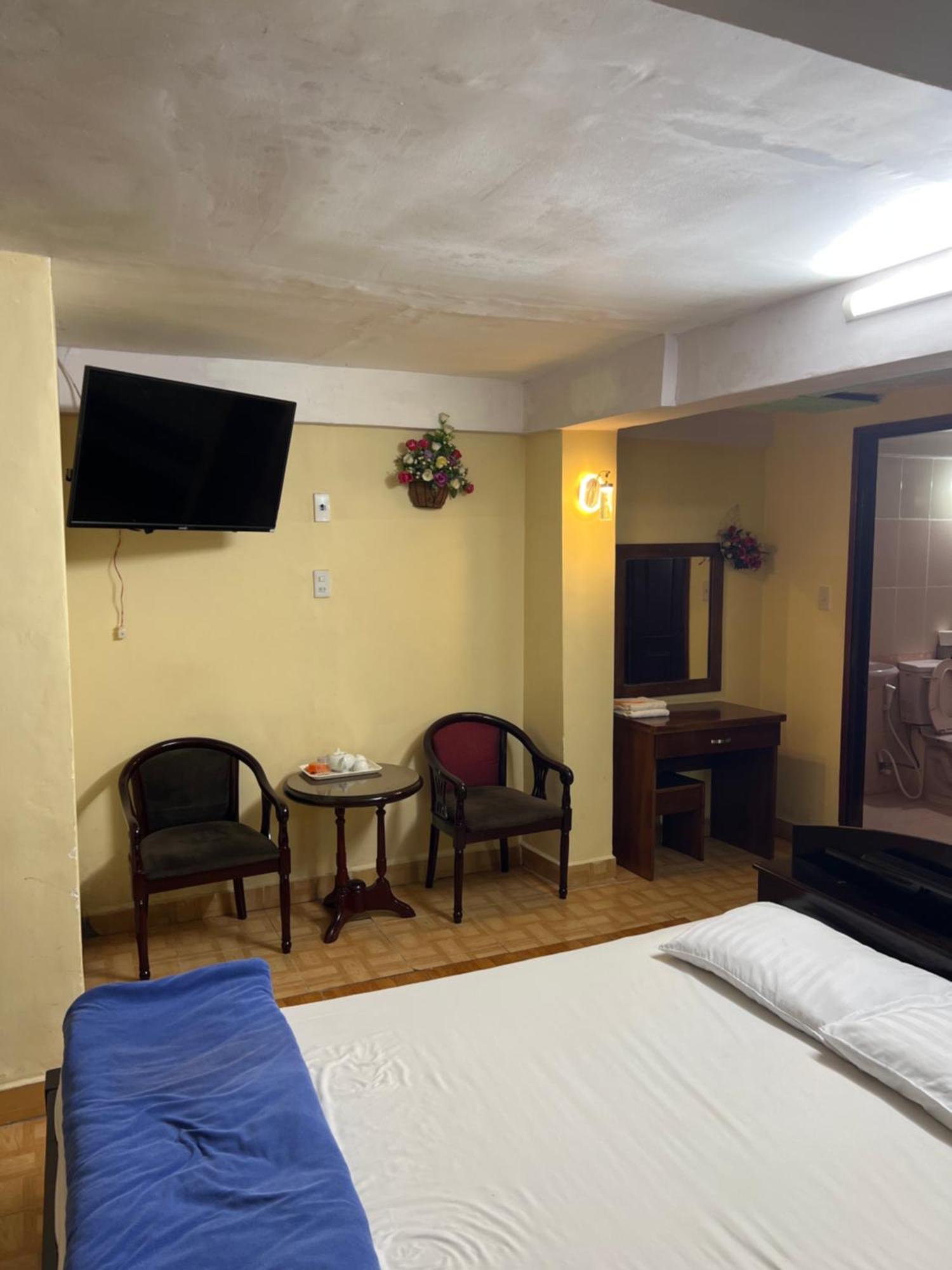 Hotel Khach San Lan Dai Da Lat Esterno foto