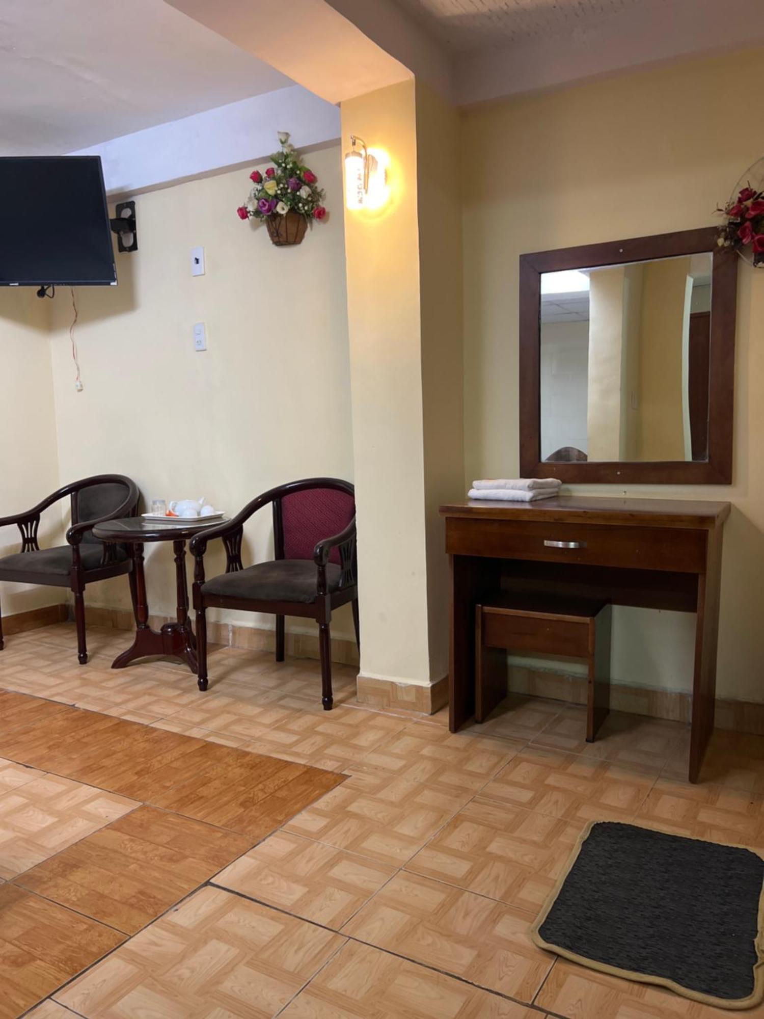 Hotel Khach San Lan Dai Da Lat Esterno foto