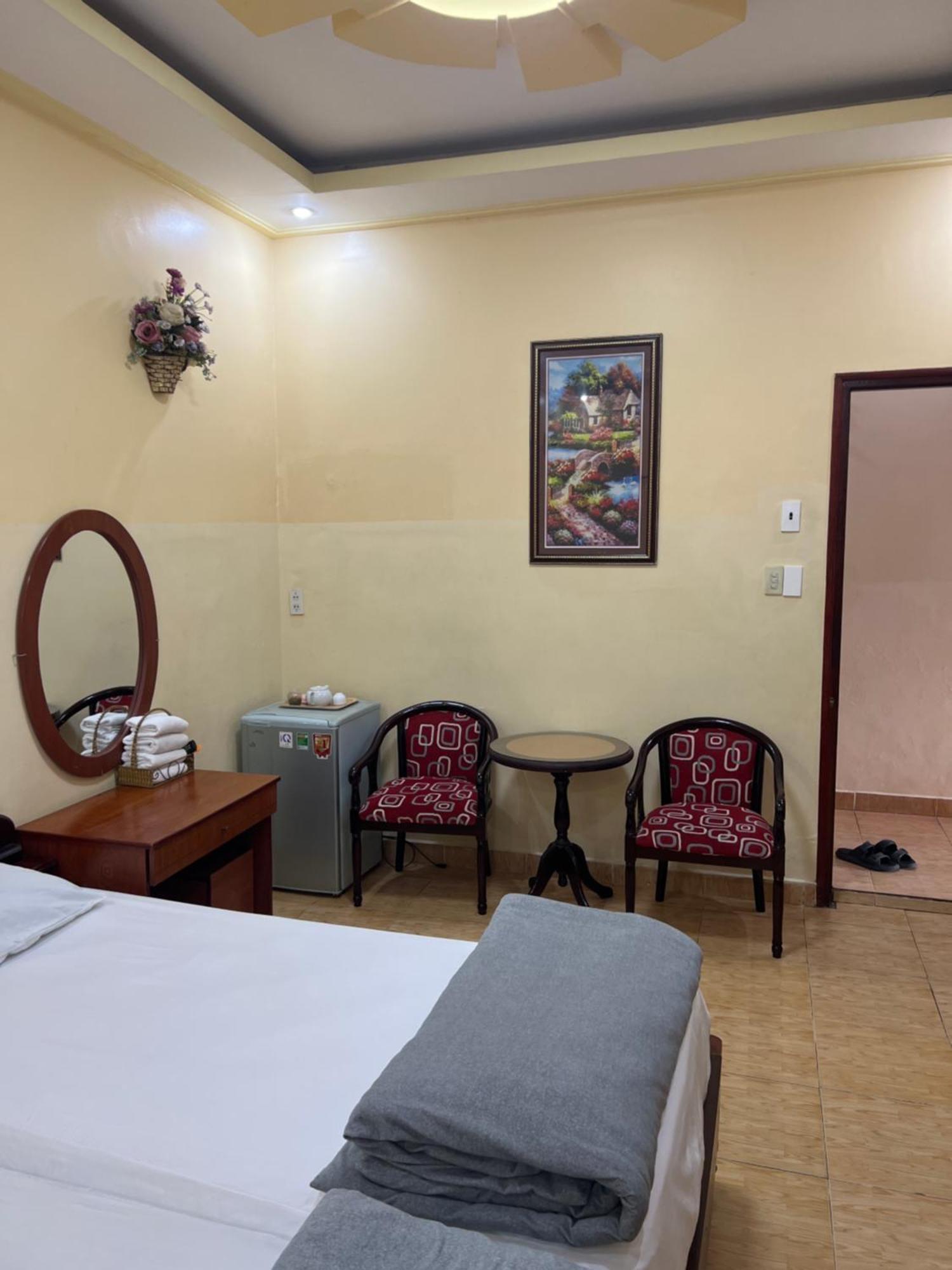 Hotel Khach San Lan Dai Da Lat Esterno foto